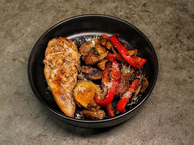 Grilled Chicken Fillet with Garden Vegetables